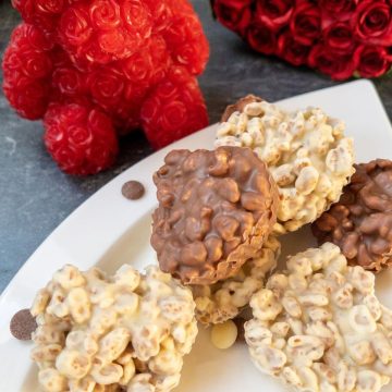 puffed rice hearts with two kinds of chocolate ready to eat