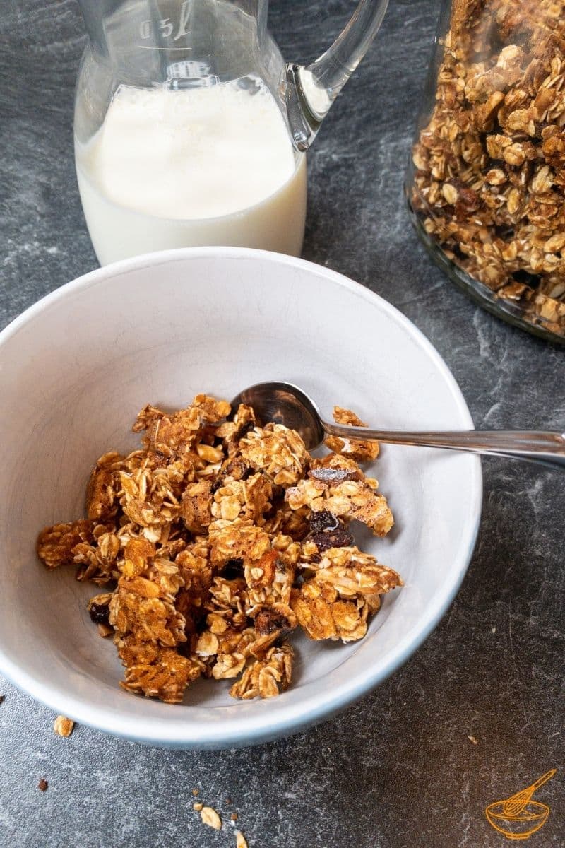 When you want something delicious but healthy, look no further than this Biscoff Granola!