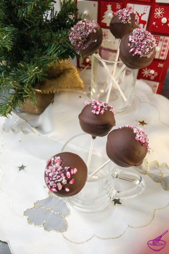 Beautiful and delicious Oreo candy cane cake pops