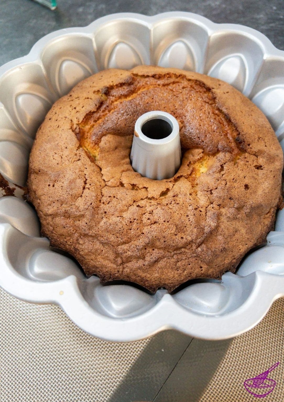 Oldfashioned Whipping Cream Bundt Cake