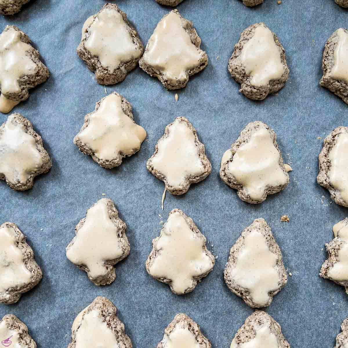 Cinnamon tree cookies after baking.