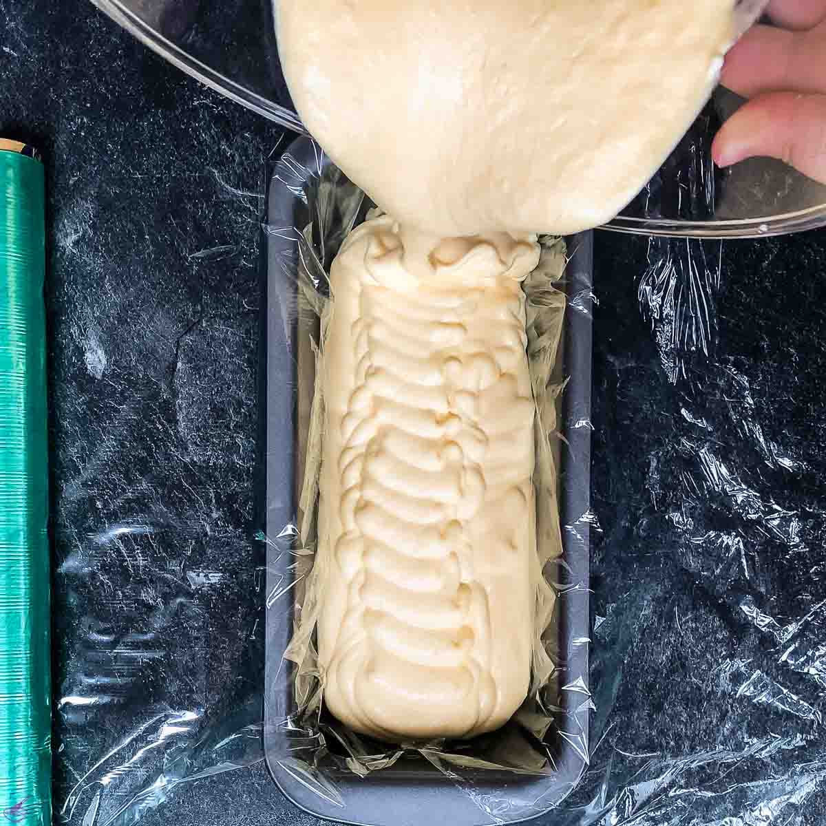 Fill the loaf pan with the parfait mixture.