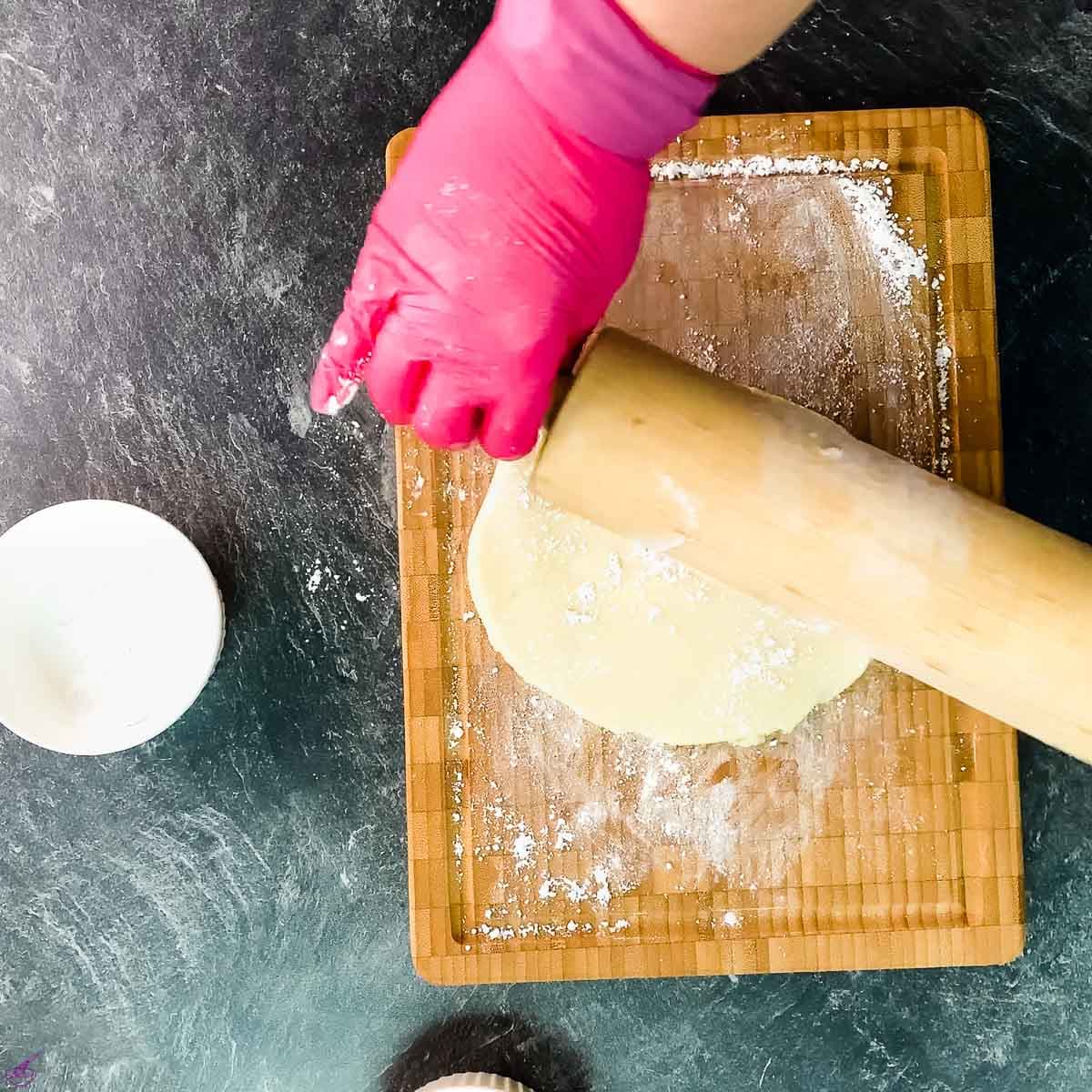 Roll out the marzipan using a rolling pin.