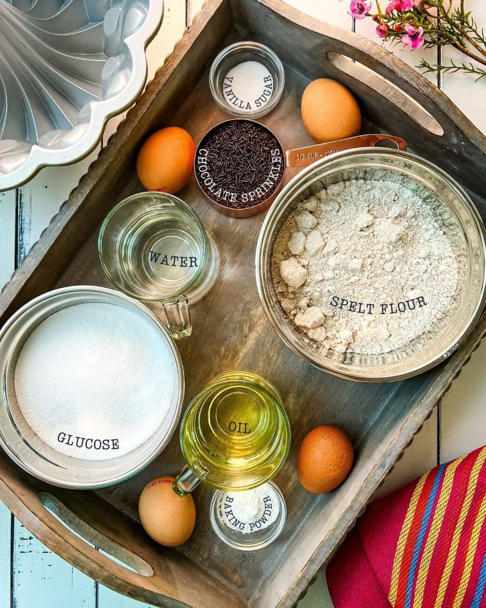 Simple ingredients are required for making a healthy spelt cake.