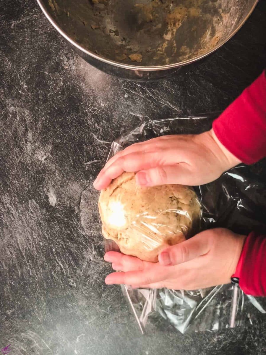 Wrap the dough in cling film and let it chill for 30 minutes.