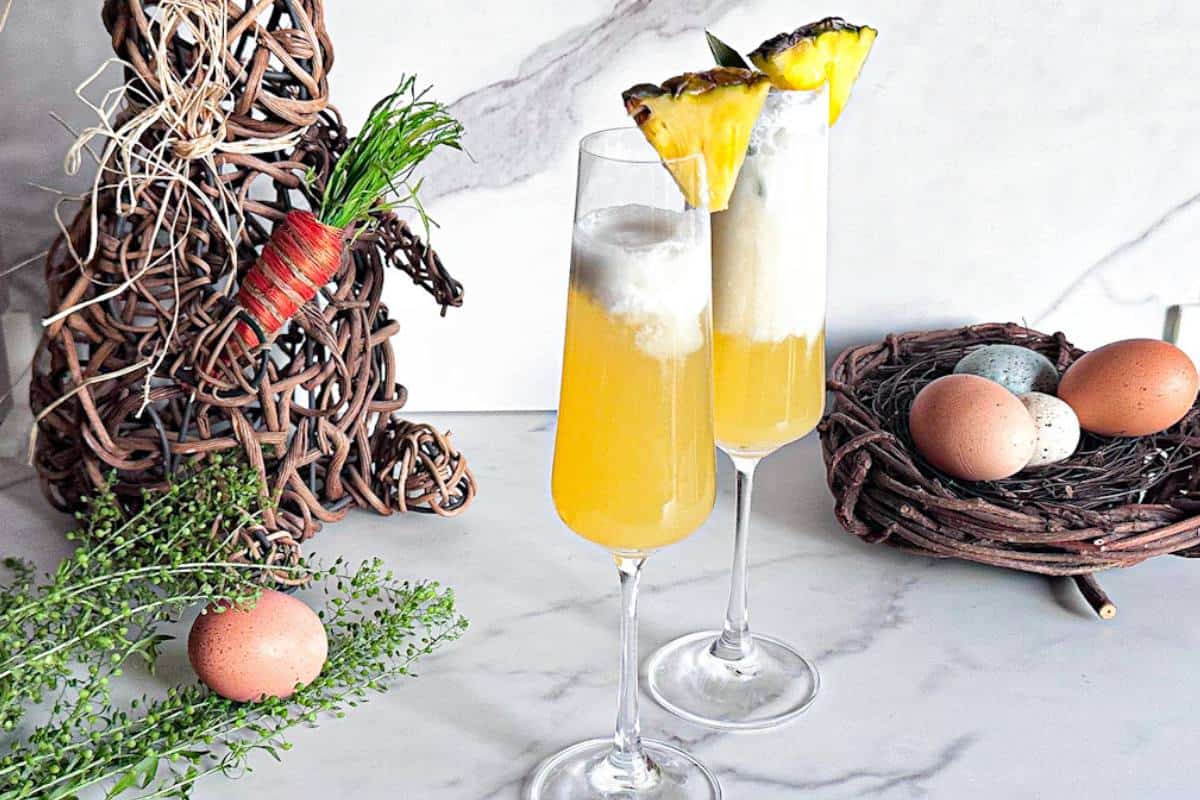 Indulge in brunch bliss with our curated collection of 35 sensational mimosa recipes! From classic to creative, there's a bubbly blend for every brunch occasion. Cheers to sparkling mornings!