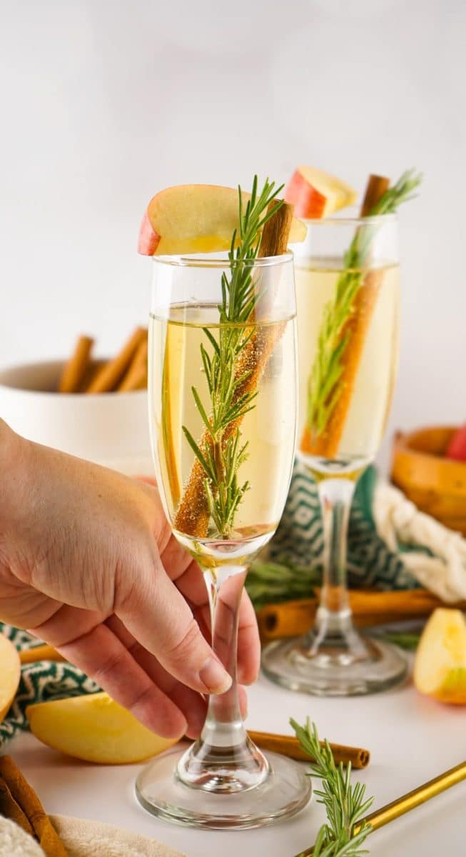 Indulge in brunch bliss with our curated collection of 35 sensational mimosa recipes! From classic to creative, there's a bubbly blend for every brunch occasion. Cheers to sparkling mornings!