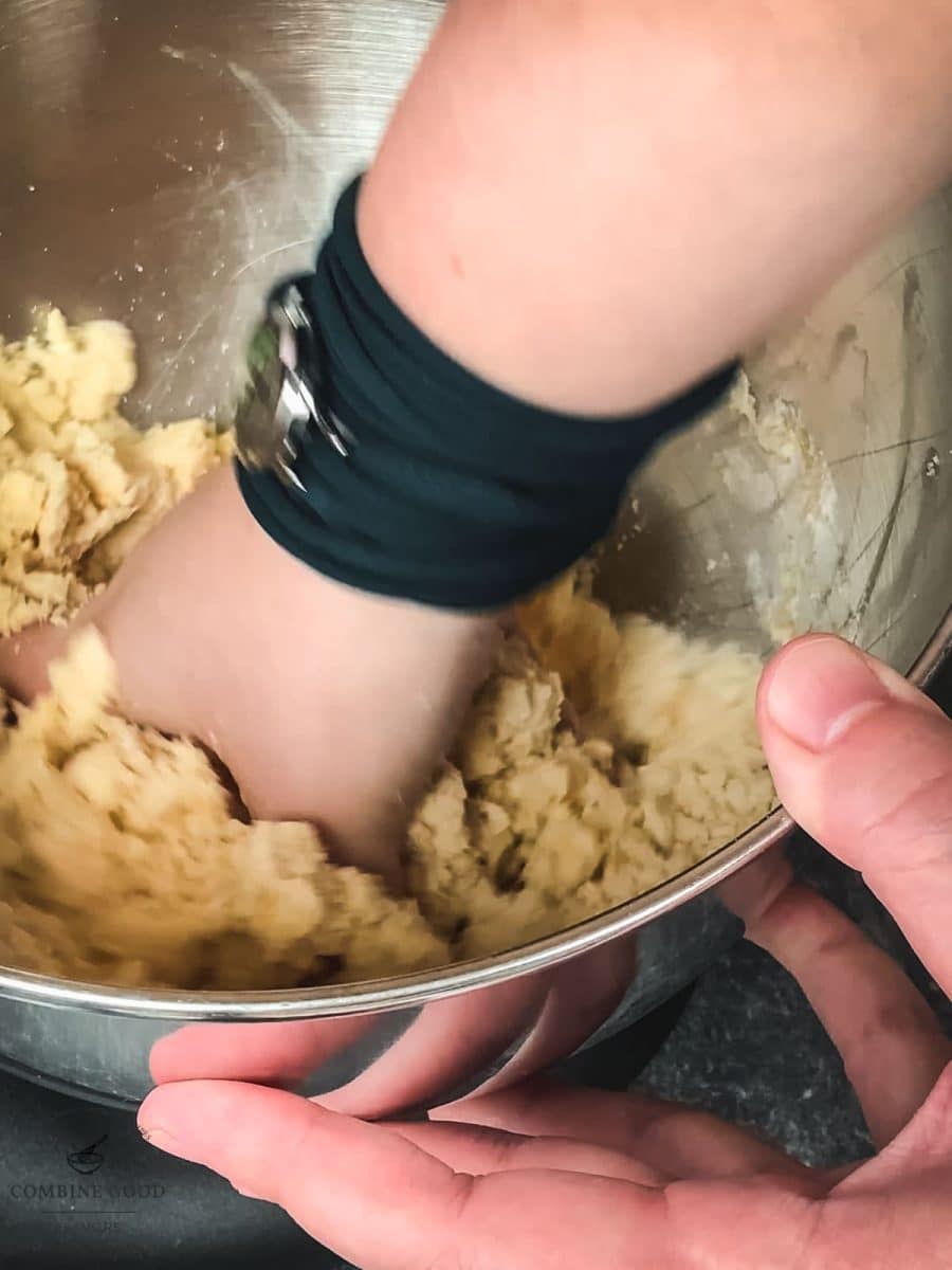 Knead the dough with your hands.