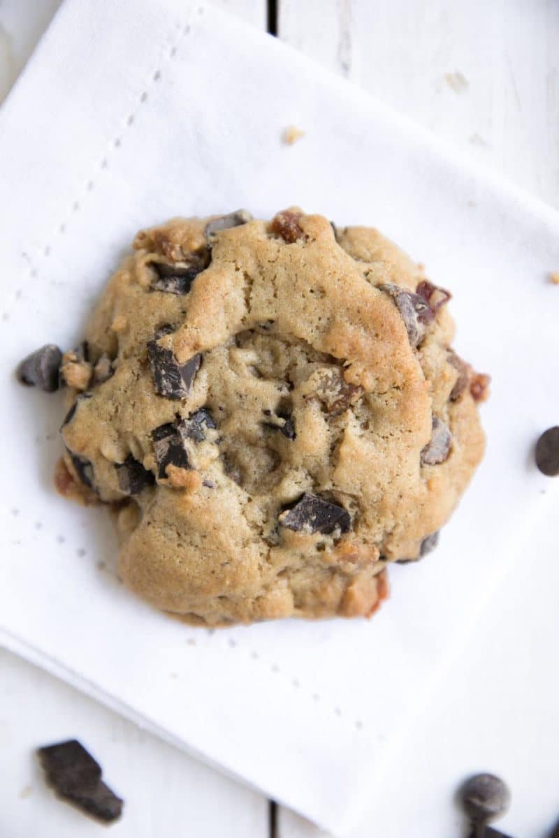 Dive into 50 irresistible chocolate chip cookie recipes! From classic to unique, find your new favorite treat.