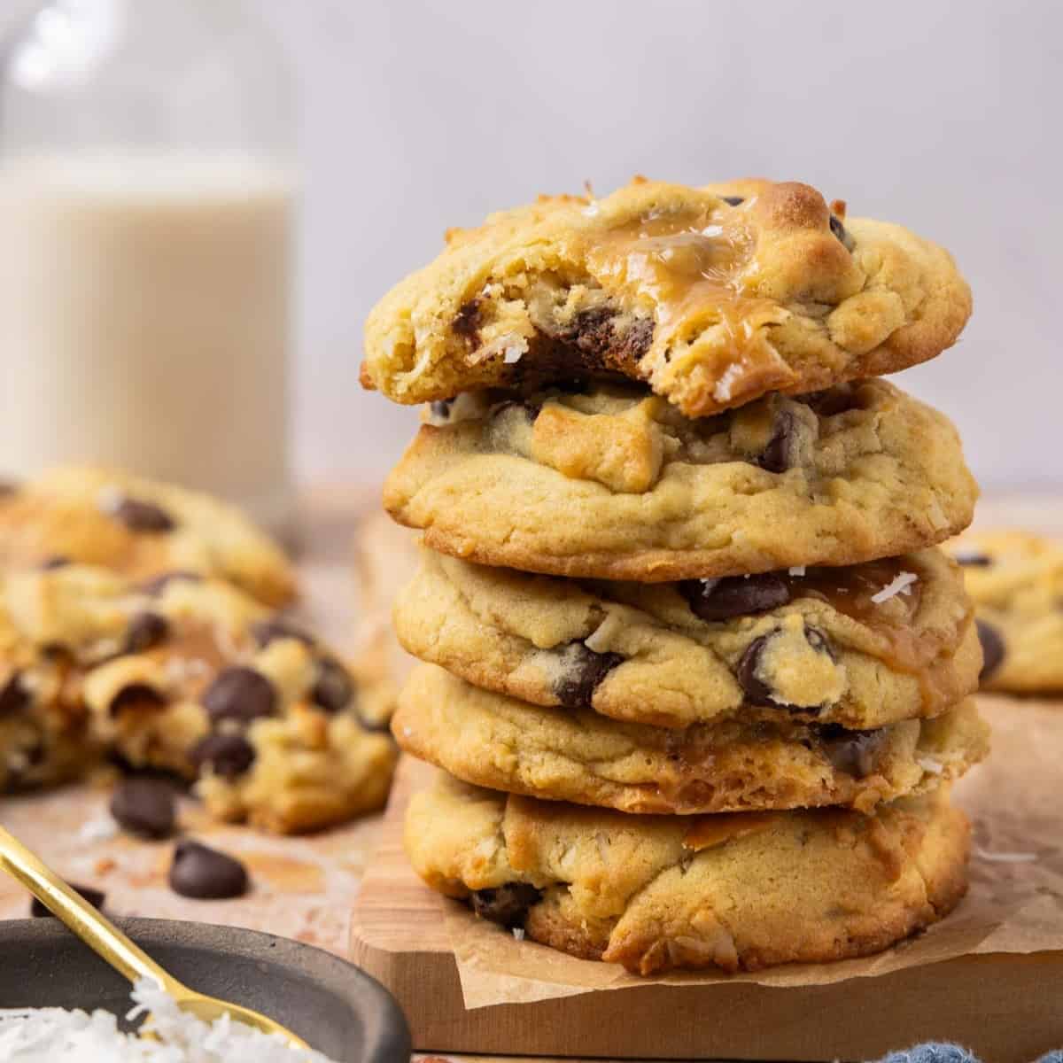 Dive into 50 irresistible chocolate chip cookie recipes! From classic to unique, find your new favorite treat.