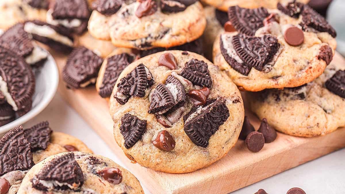 Dive into 50 irresistible chocolate chip cookie recipes! From classic to unique, find your new favorite treat.