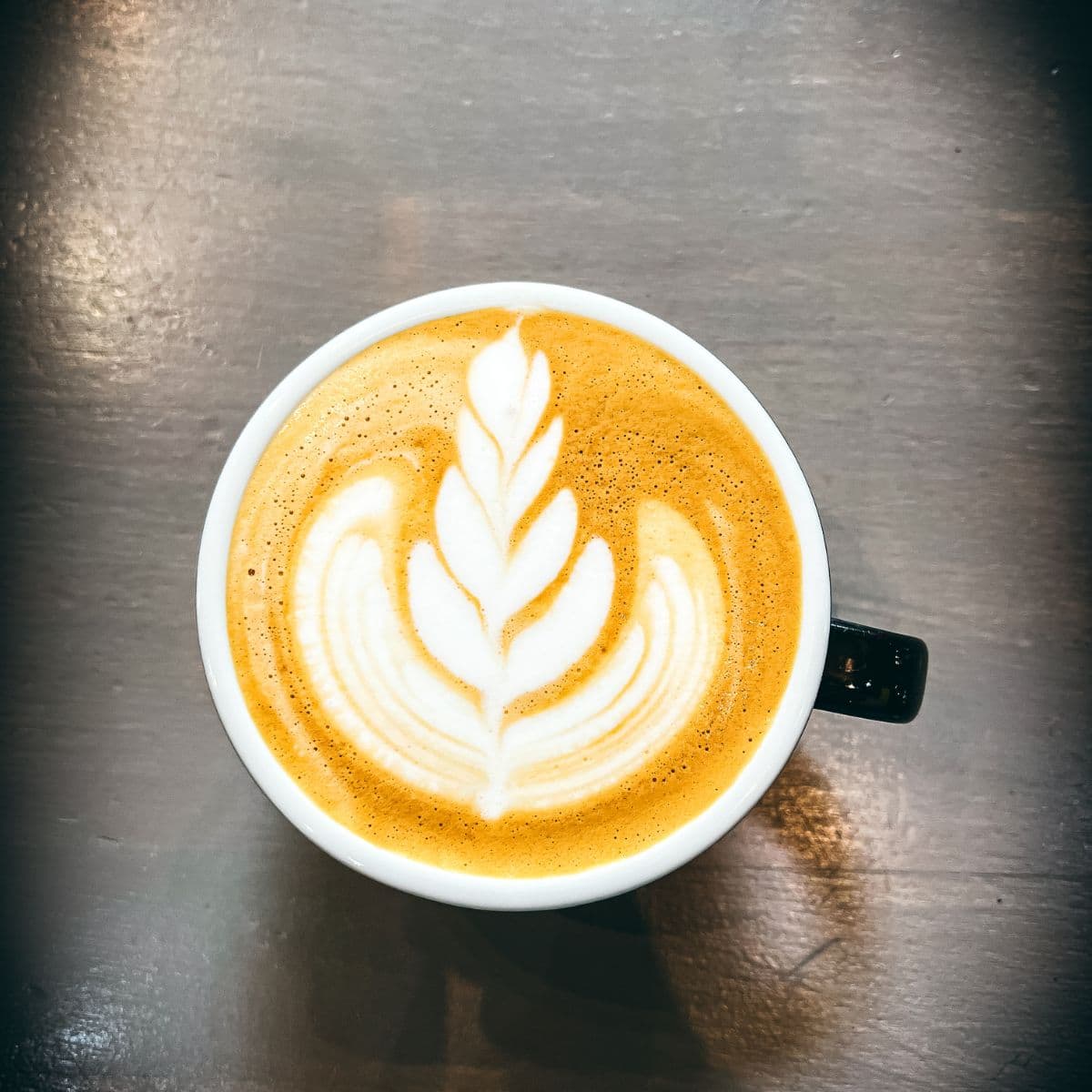 gorgeous latte art in a cup