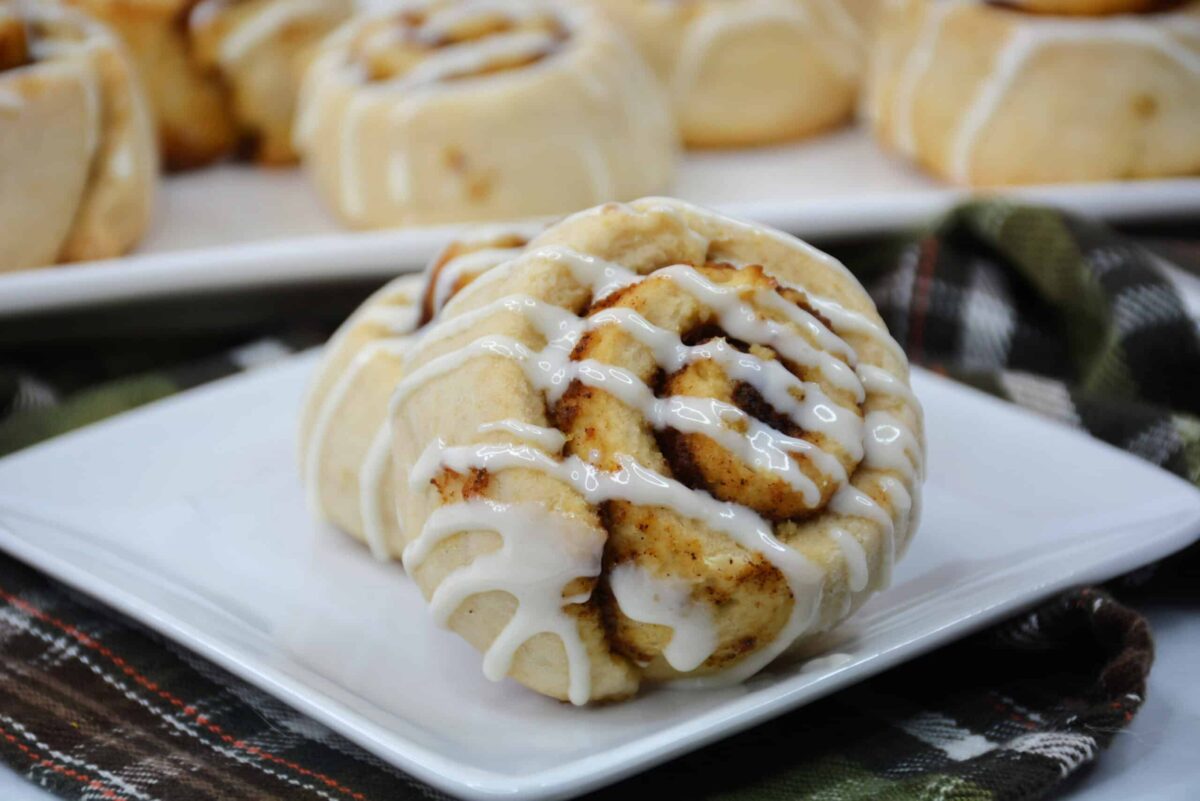 Celebrate National Cinnamon Roll Day with 26 delicious recipes!