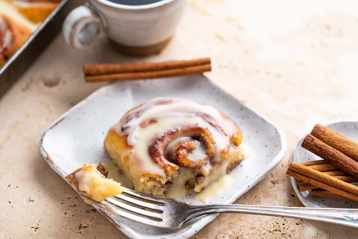 Celebrate National Cinnamon Roll Day with 26 delicious recipes!