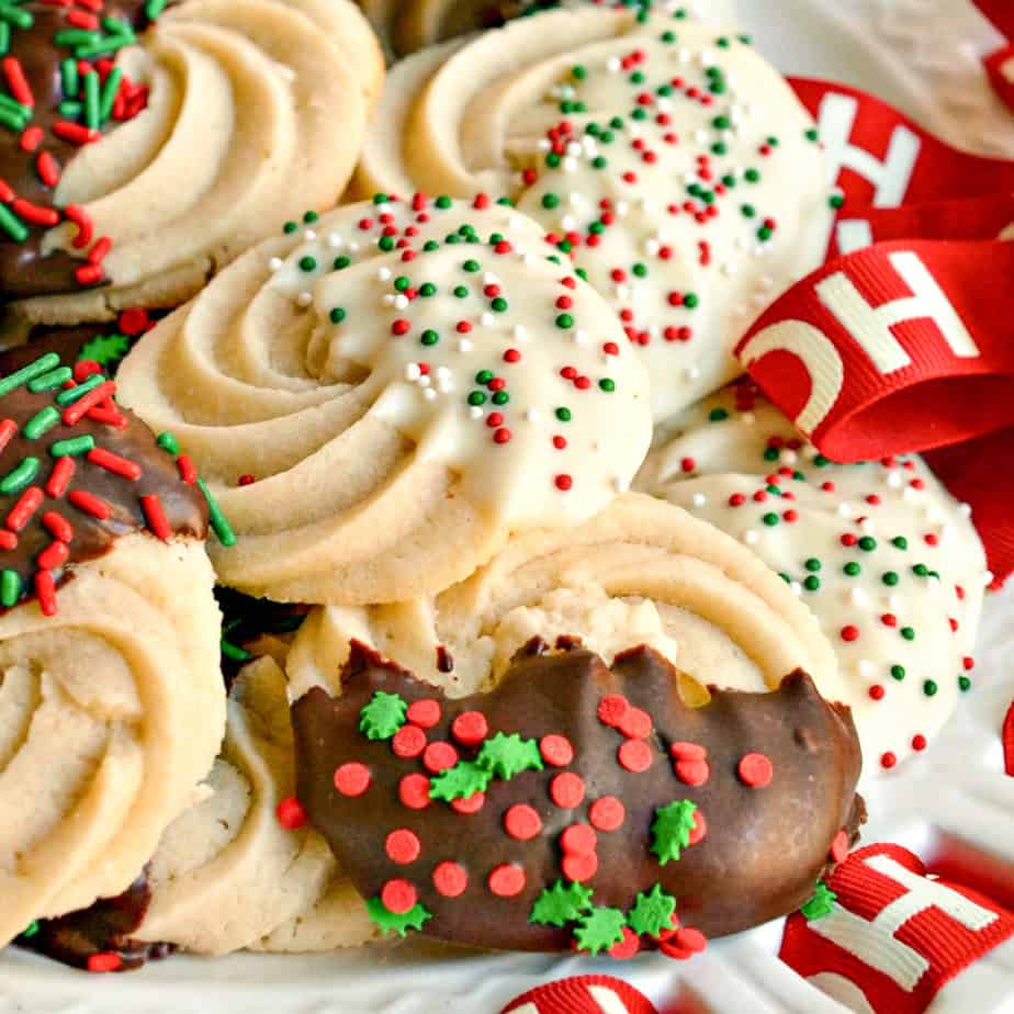 Bring holiday cheer with Christmas cookies from around the world!