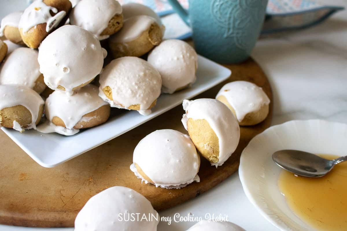 Bring holiday cheer with Christmas cookies from around the world!