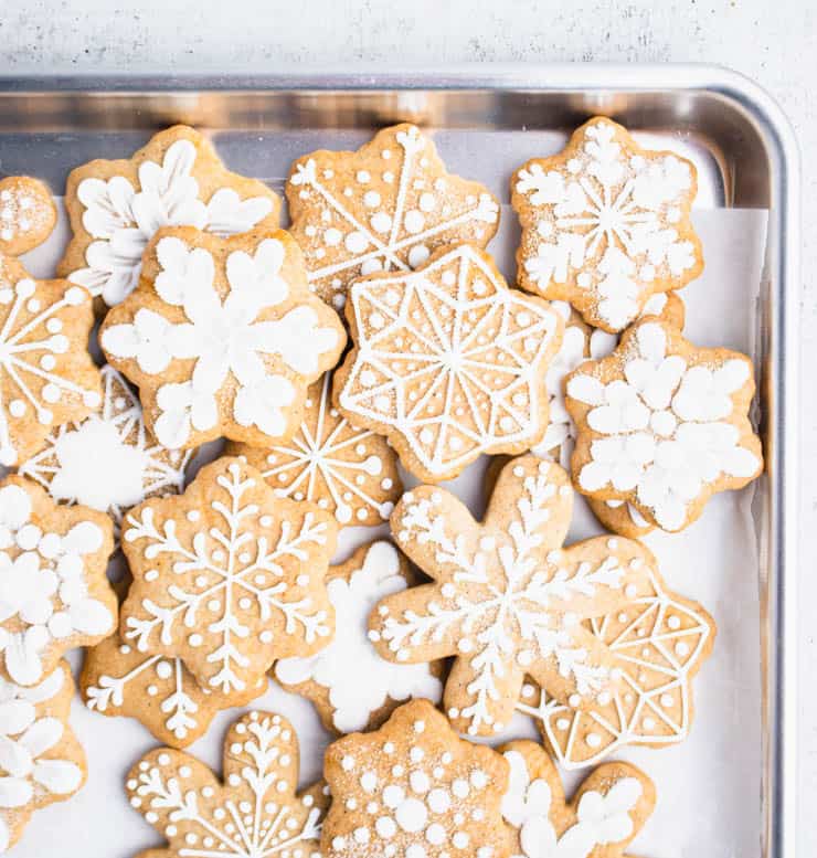 Bring holiday cheer with Christmas cookies from around the world!