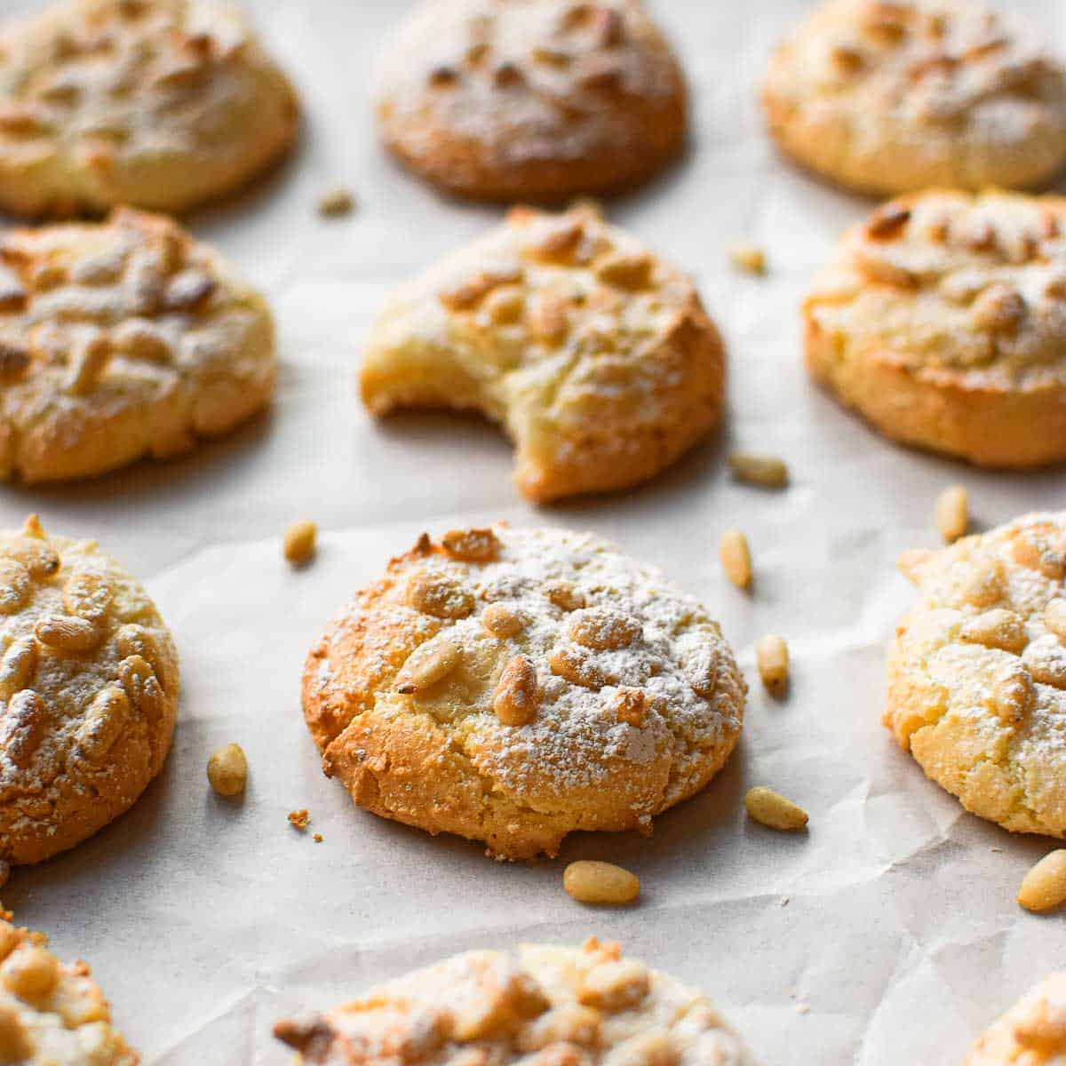 Bring holiday cheer with Christmas cookies from around the world!