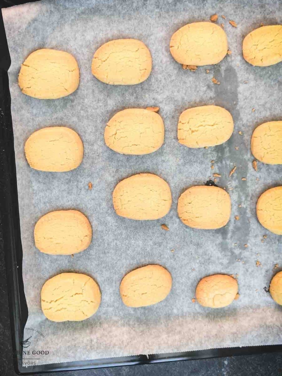 Delicious Heidesand (brown butter short bread) cookies after baking.