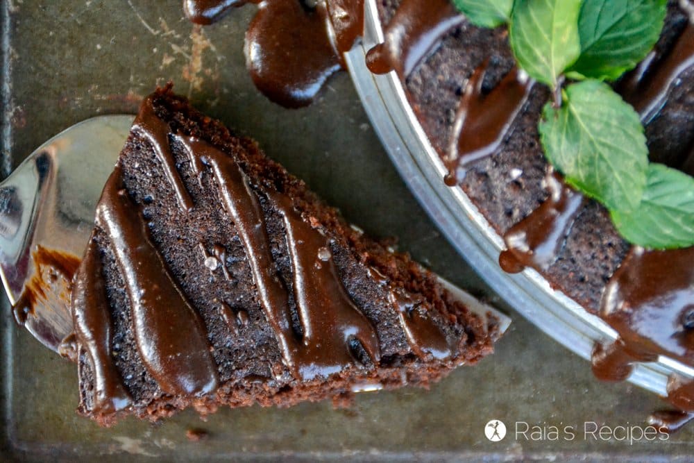 Celebrate National Chocolate Cake Day with this collection of a bunch of divine recipes. From fudgy bundts to flourless cakes, these desserts will satisfy every chocolate lover’s dream!