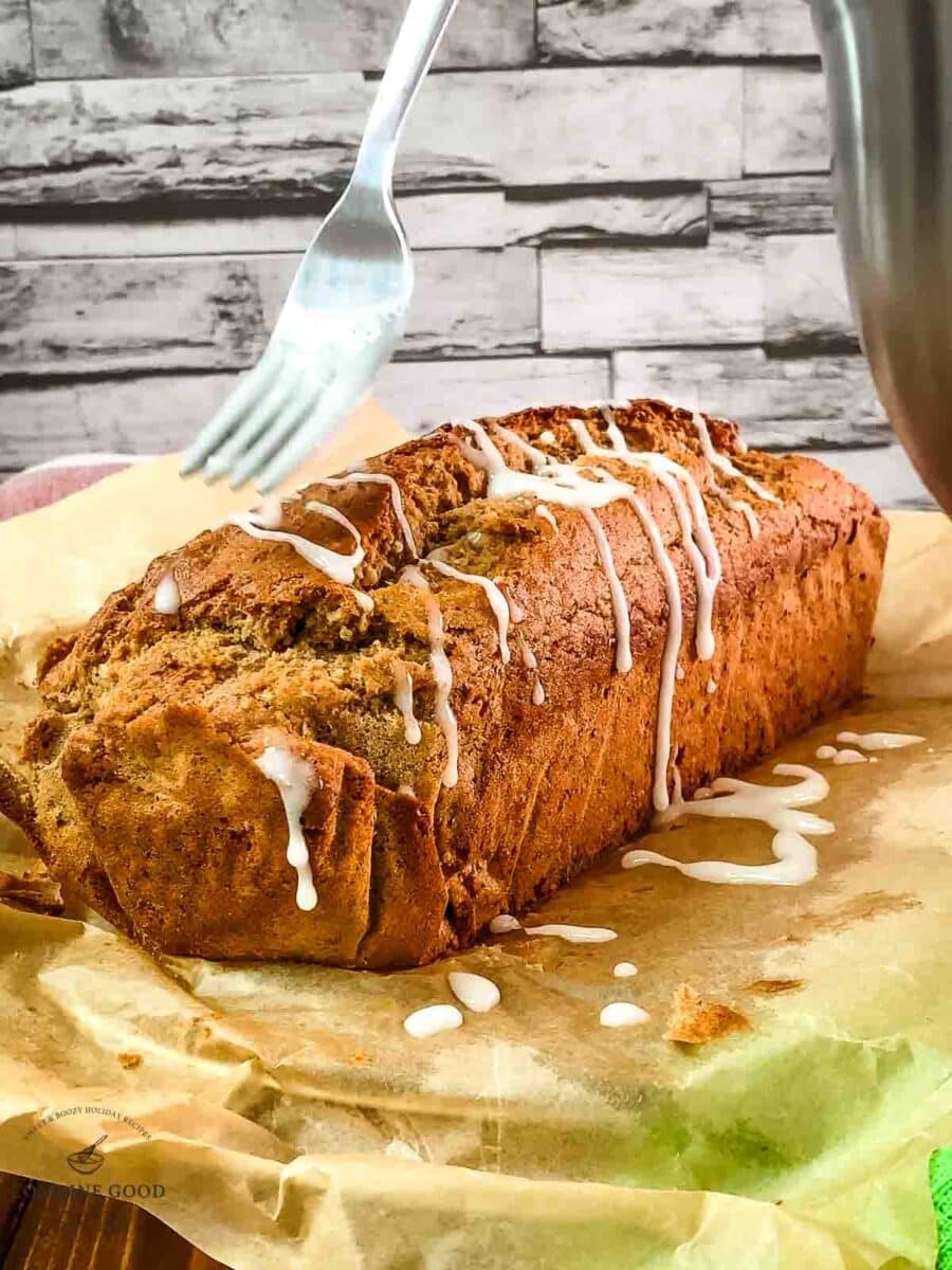 Drizzle the homemade sugar glaze over the banana bread.