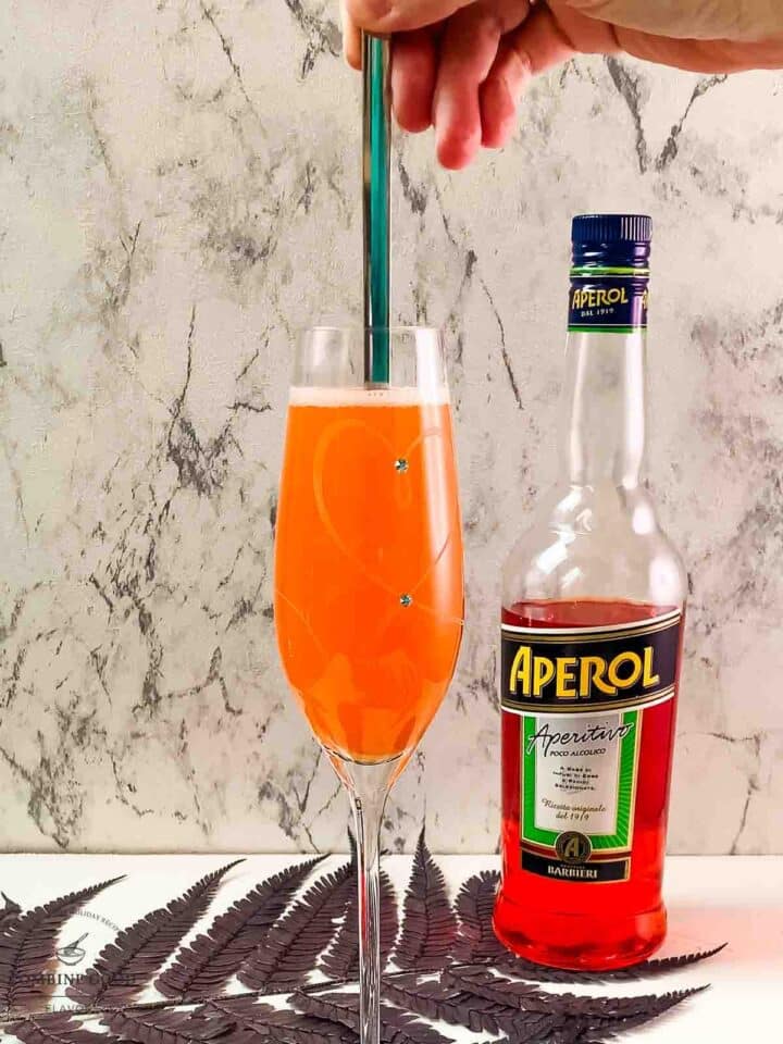 Give the Aperol mimosa a good stir before serving it.