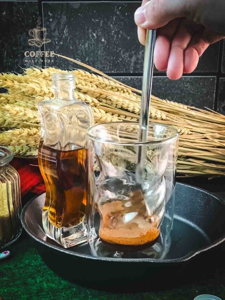 Combine brown sugar simple syrup, salt and cinnamon well.