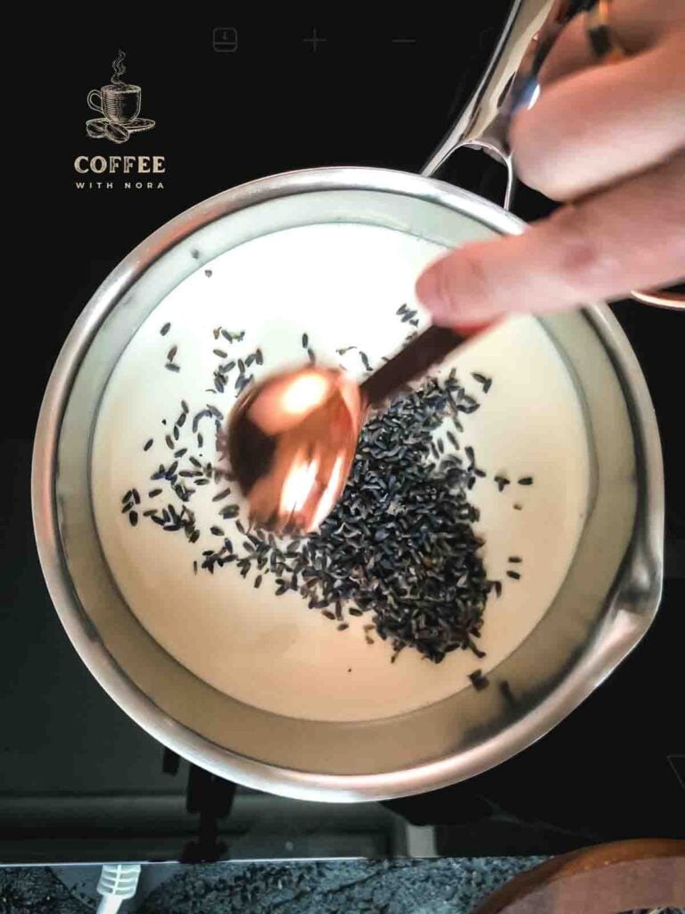Add the dried lavender buds to the heavy cream.
