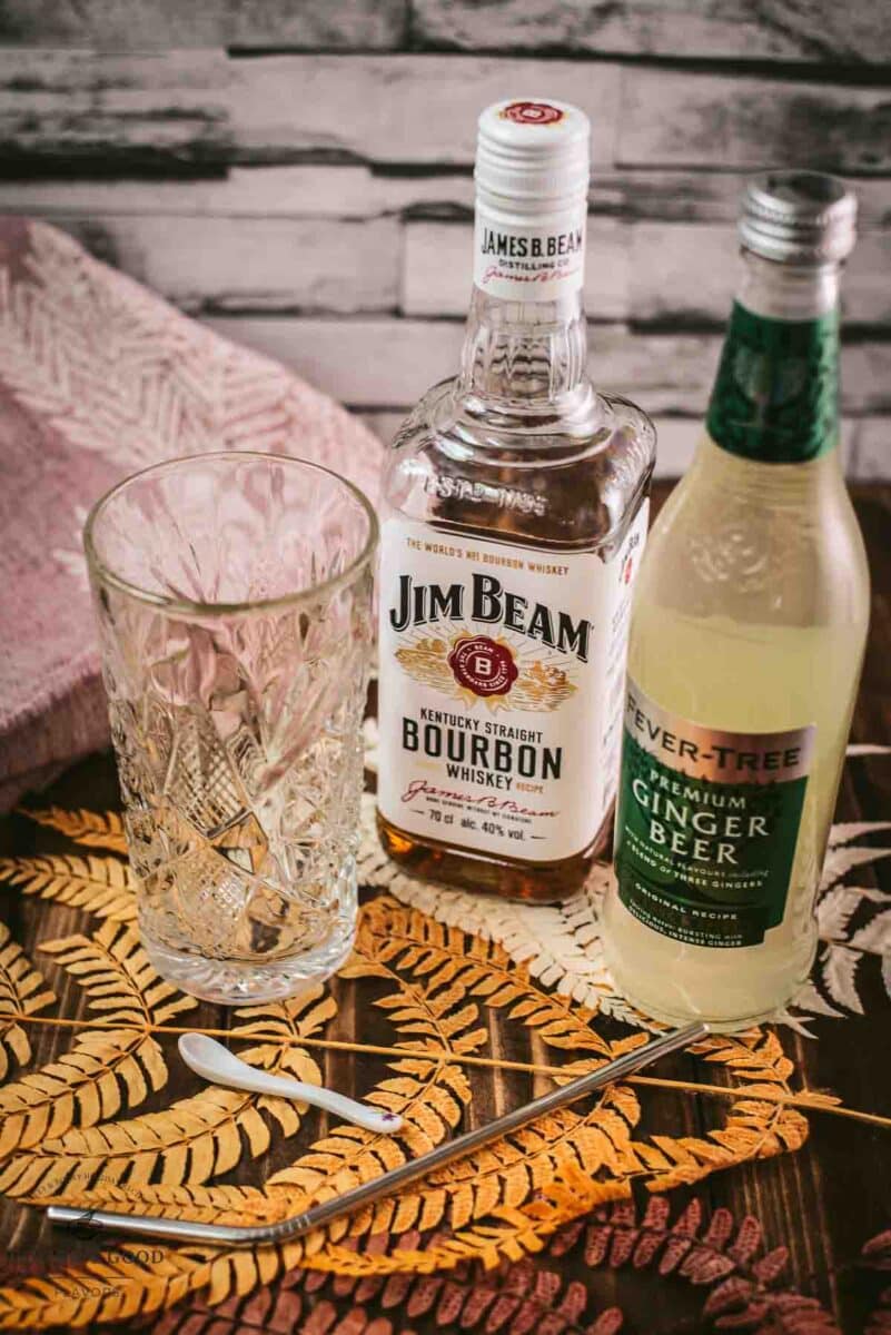 Bourbon highball ingredients - Bourbon, Ginger beer, cubed ice.