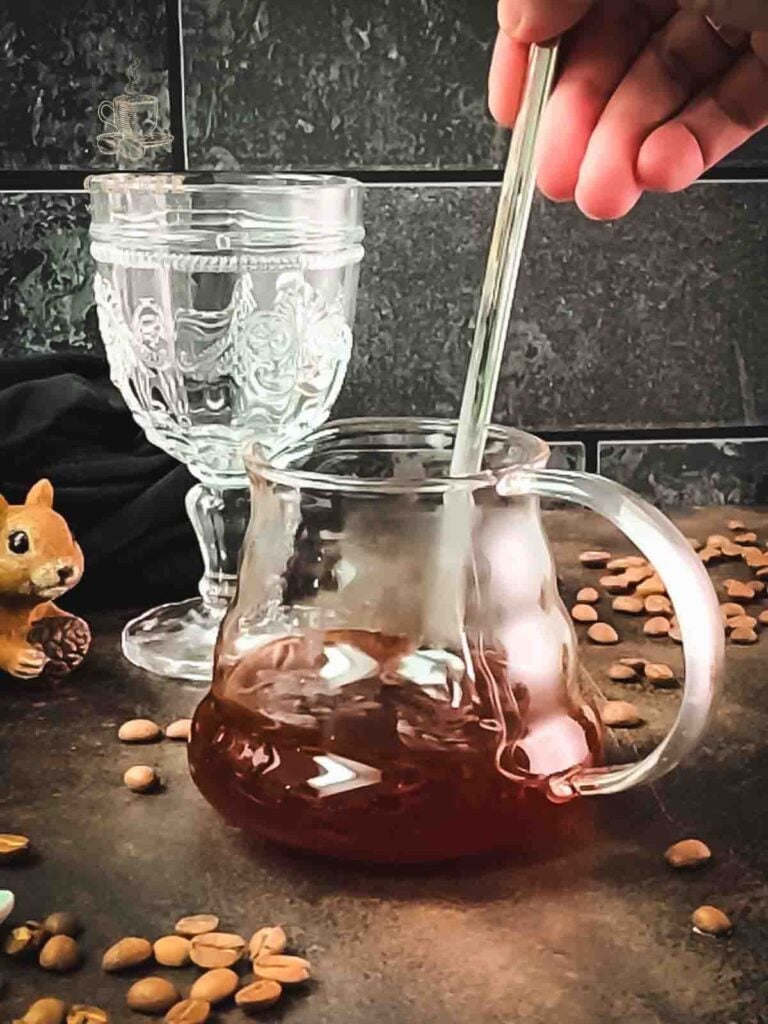 Stir your maple syrup coffee to combine.