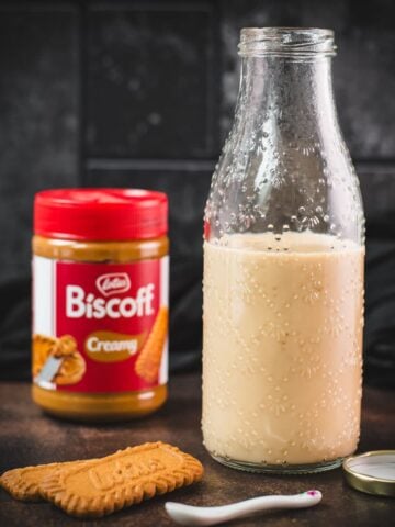 Biscoff coffee creamer filled in gorgeous preserving bottle.