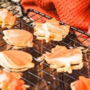 Gorgeous marbled sandwich cookies in leaf shape.